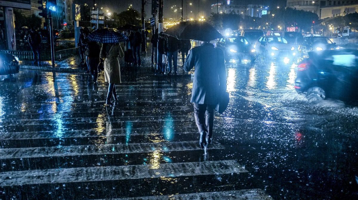 زخات رعدية قوية ورياح عاتية اليوم السبت وغدا الأحد بعدد من الأقاليم بالمغرب 1 زخات رعدية