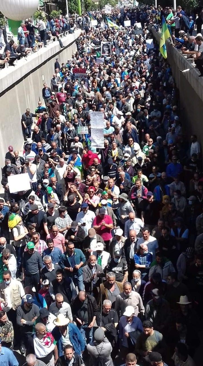 حراك الجزائر مستمر في أسبوعه 116 مع المطالبة بإطلاق سراح المعتقلين حراك الجزائر مستمر في أسبوعه 116 مع المطالبة بإطلاق سراح المعتقلين