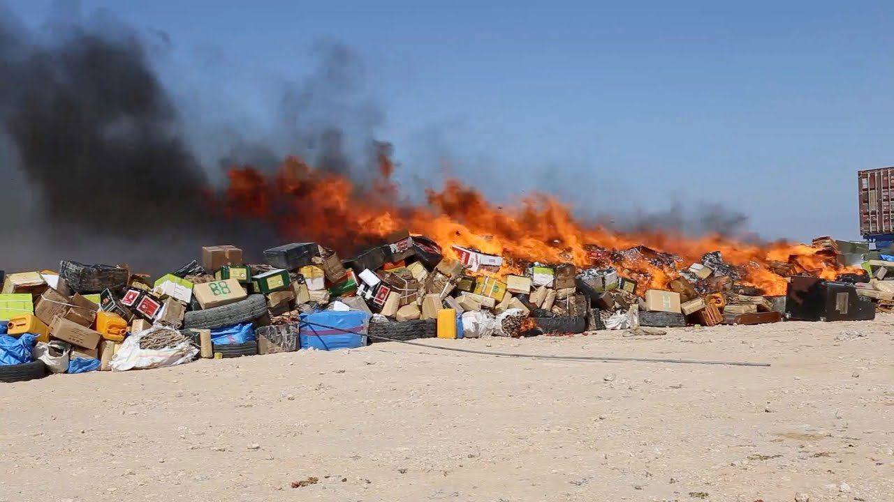 بعد حجزها من طرف المصالح الأمنية.. إتلاف حوالي 14 طنا من مخدر الشيرا بالداخلة 1 حجز وإتلاف