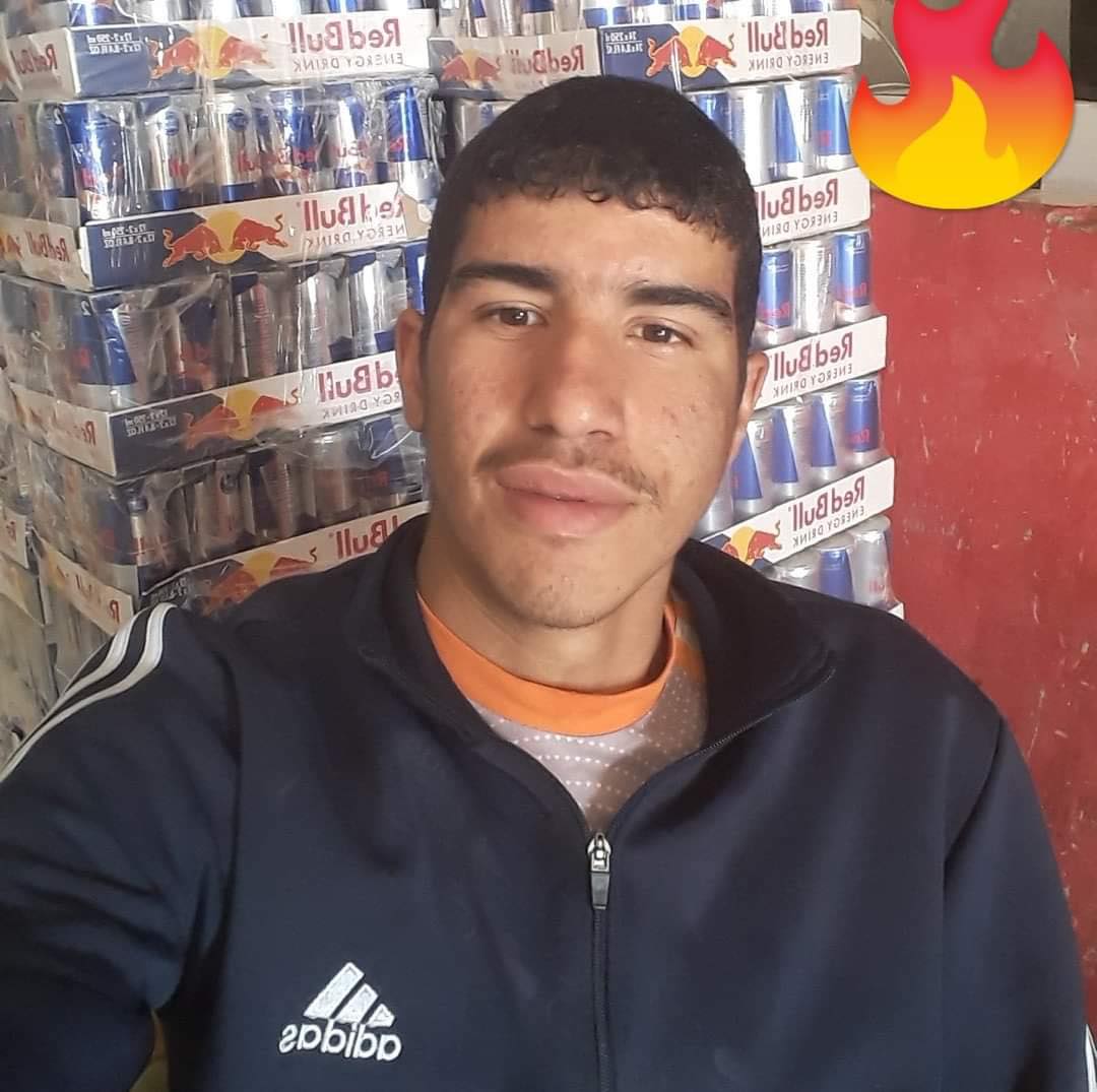الحرس المدني الإسباني يقتل شابا مغربيا بمدينة سبتة المحتلة وأسرة الهالك تقرر اللجوء إلى القضاء (فيديو) صورة للهالك، الشاب صابر عزوز المقتول على يد الحرس الإسباني