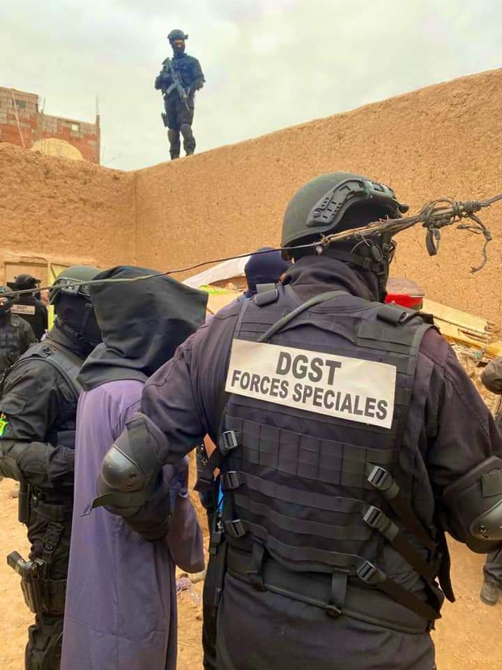بالفيديو.. المكتب المركزي للأبحاث القضائية ينجح في تفكيك خلية إرهابية تابعة لداعش بجماعة سيدي الزوين نواحي مراكش بالفيديو.. المكتب المركزي للأبحاث القضائية ينجح في تفكيك خلية إرهابية تابعة لداعش بجماعة سيدي الزوين نواحي مراكش
