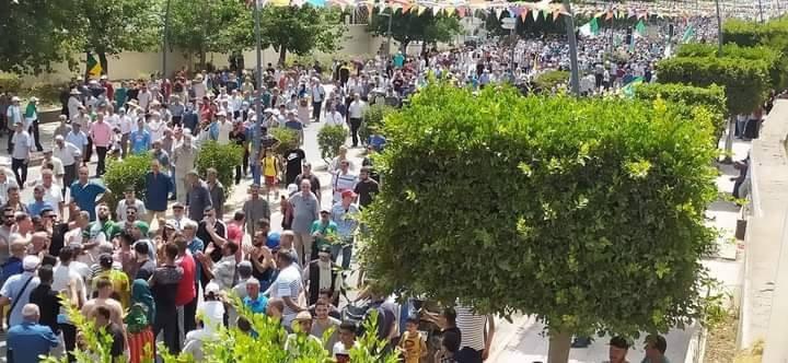 للجمعة 124 على التوالي.. الشعب الجزائري يواصل حراكه ويتحدى قمع نظام العسكر في مظاهرات حاشدة للجمعة 124 على التوالي.. الشعب الجزائري يواصل حراكه ويتحدى قمع نظام العسكر في مظاهرات حاشدة