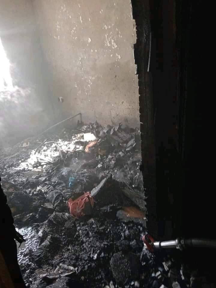 عاجل.. حريق مهول بإقامة سكنية بمدينة عين عتيق وأنباء عن وفاة طفل وإصابة ثلاثة آخرين بجروح متفاوتة الخطورة (صور + فيديو) عاجل.. حريق مهول بإقامة سكنية بمدينة عين عتيق وأنباء عن وفاة طفل وإصابة ثلاثة آخرين بجروح متفاوتة الخطورة (صور + فيديو)