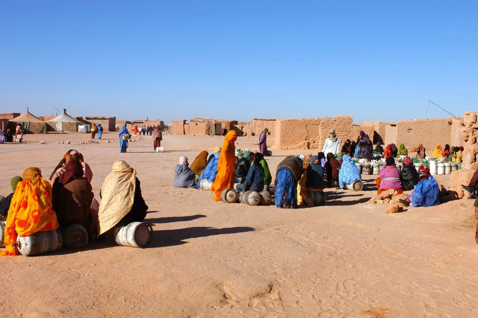 سخط عارم في مخيمات تندوف بسبب نقص حاد في الأغذية وأزمة عطش تهدد حياة المحتجزين 1 تندوف