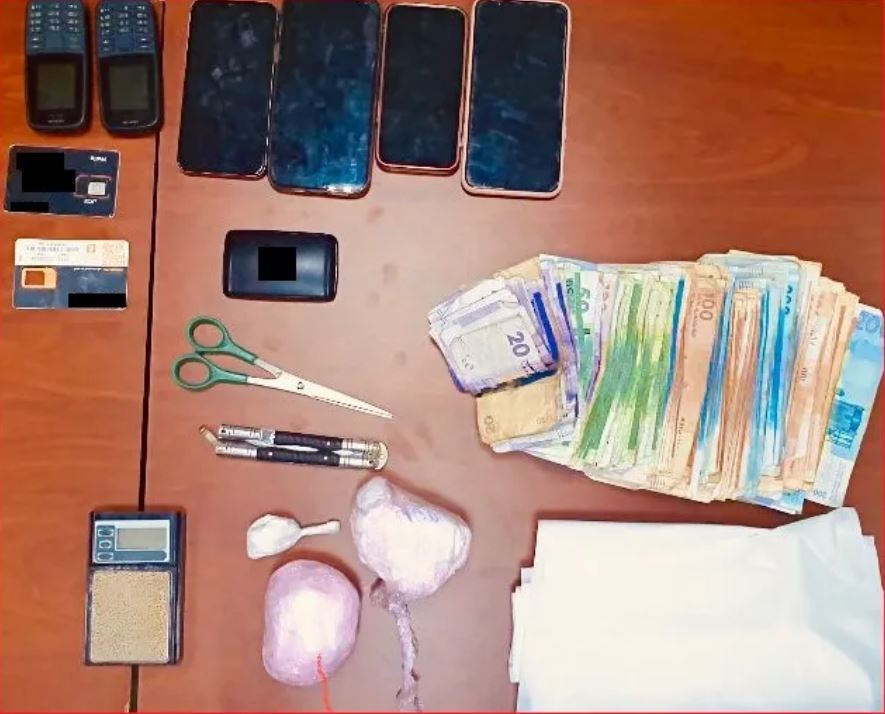 توقيف شخص وسيدة للاشتباه في تورطهما في قضية تتعلق بحيازة وترويج الكوكايين والمؤثرات العقلية بطنجة 1 كوكايين