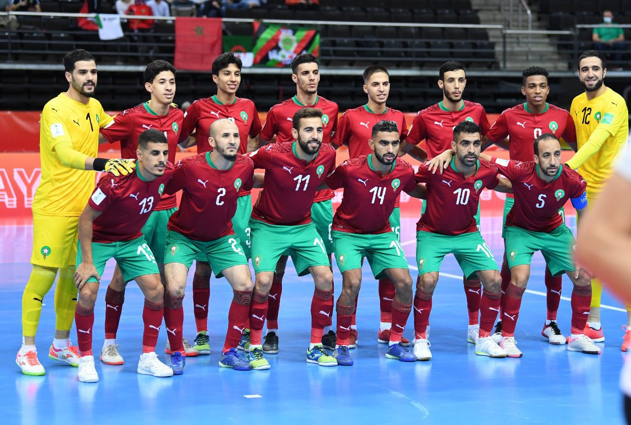 أسود القاعة يعذبون البرازيل رغم انتصار هذا الأخير بهدف يتيم 1 المنتخب المغربي للفوتسال