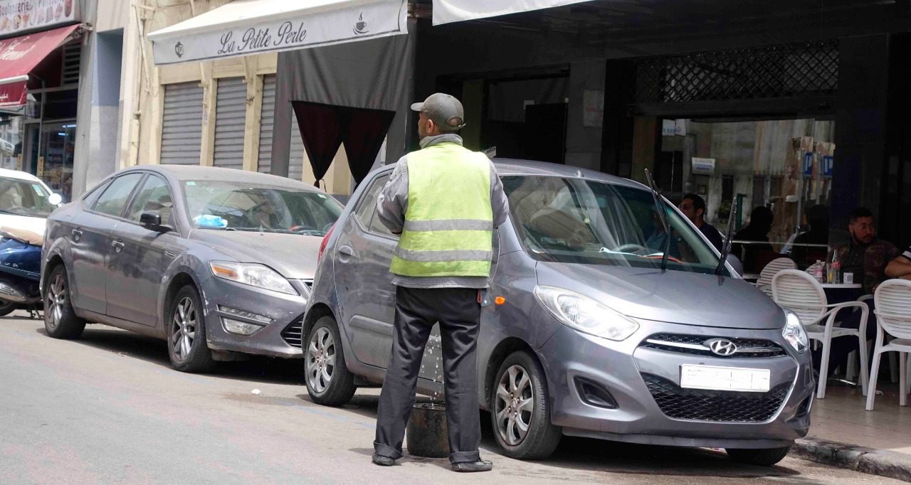 مجموعة “ضد مول جيلي أصفر” تنجح في محاربة ظاهرة احتلال الملك العمومي من طرف حراس السيارات 1 حراس السيارات بالمغرب