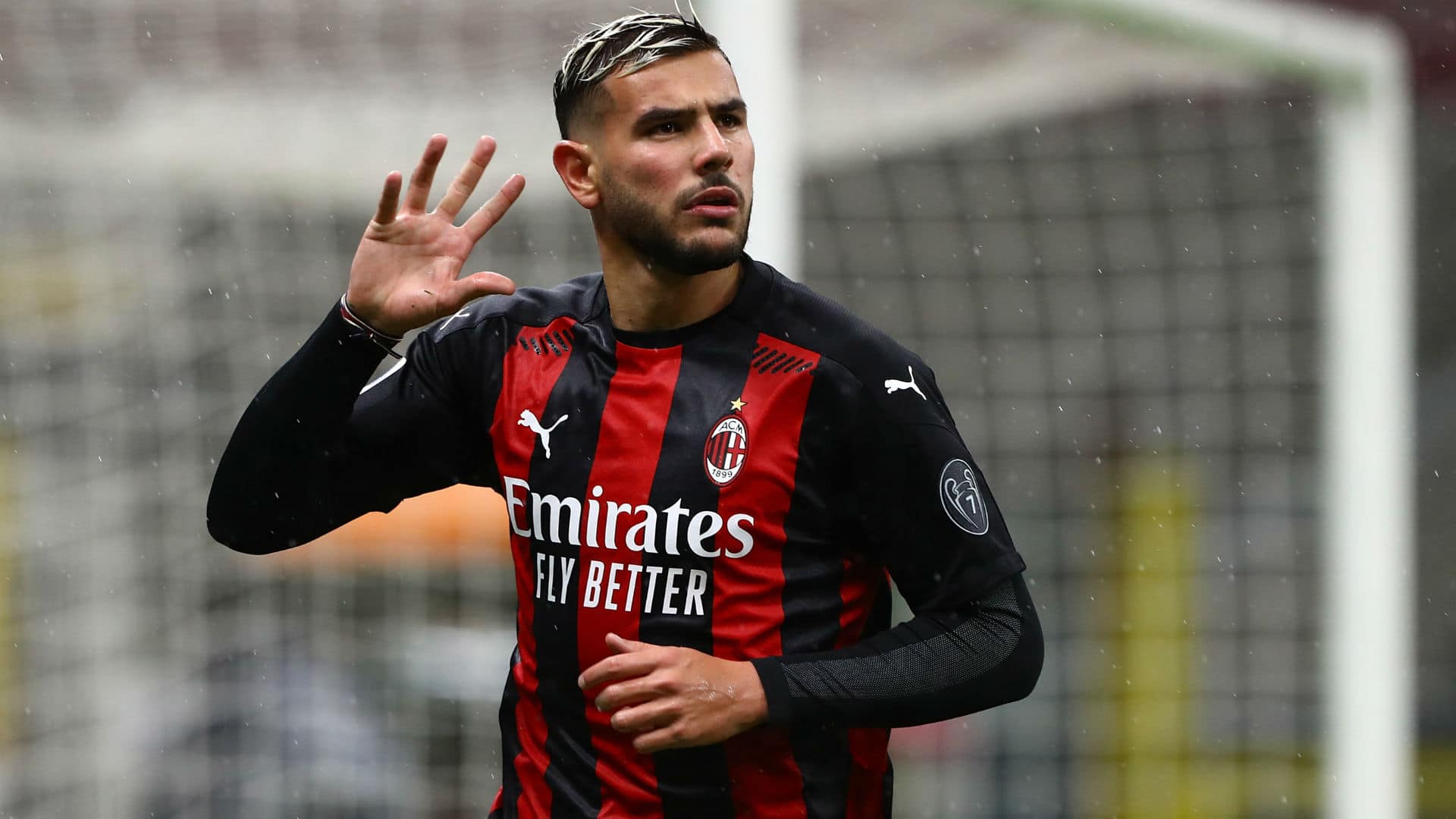 كرة القدم .. نادي ميلان يعلن إصابة مدافعه الفرنسي ثيو هرنانديز بفيروس كورونا 1 theo hernandez milan 1lw5llcr08ecr1agwdecm0d9mh