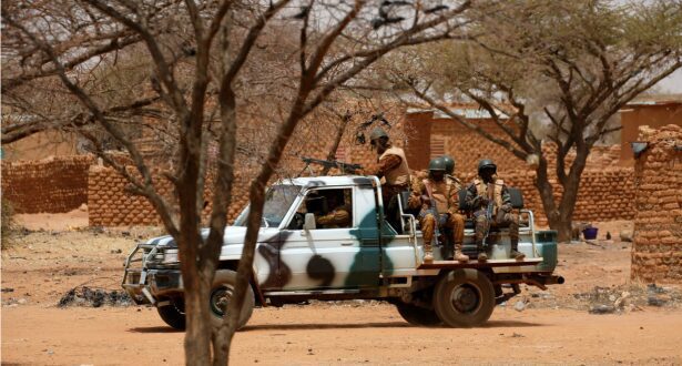 مقتل 22 شخصا على الأقل في هجوم مسلح على قافلة تجار شمالي بوركينا فاسو 1 burkina faso 1 attack