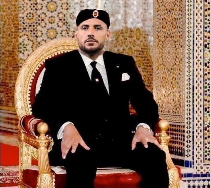 على طريقتها الخاصة.. صفحات جزائرية على مواقع التواصل الاجتماعي تبدي إعجابها بالملكية وبالعرش المغربي على طريقتها الخاصة.. صفحات جزائرية على مواقع التواصل الاجتماعي تبدي إعجابها بالملكية وبالعرش المغربي