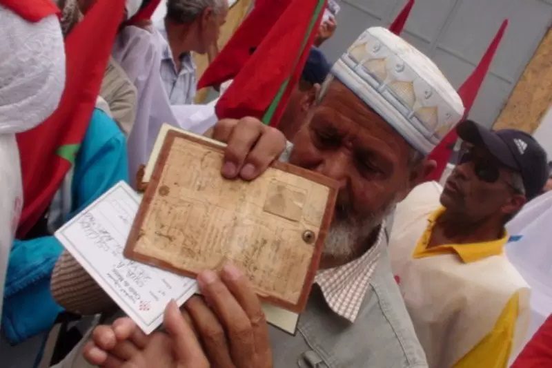 تجمع دولي يطالب السلطات الجزائرية بالإقرار بمأساة الأسر المغربية التي طردت من الجزائر سنة 1975 1 مغاربة الجزائر
