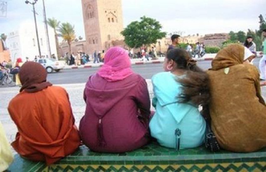 توقيف شخص بتهمة تصوير مؤخرات النساء والفتيات بواسطة هاتفه النقال نواحي أكادير 1 نساء