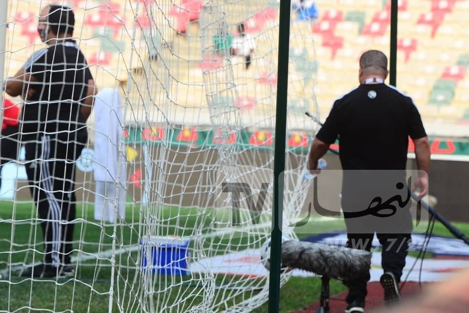 بالصور.. طاقم المنتخب الجزائري يقوم برقية ملعب المباراة للبحث عن الانتصار أمام فيلة الكوت ديفوار بالصور.. طاقم المنتخب الجزائري يقوم برقية ملعب المباراة للبحث عن الانتصار أمام فيلة الكوت ديفوار