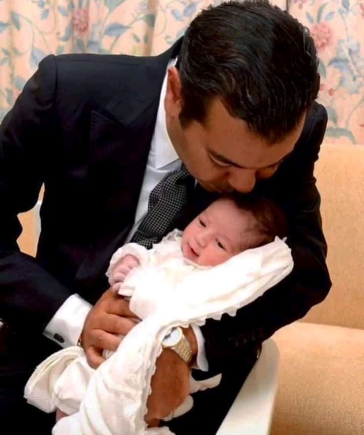 بالصورة | البهجة والسرور يعمّان أرجاء القصر الملكي.. الأمير مولاي رشيد يرزق بمولودته الأميرة “لالة خنساء” بالصورة | البهجة والسرور يعمّان أرجاء القصر الملكي.. الأمير مولاي رشيد يرزق بمولودته الأميرة “لالة خنساء”