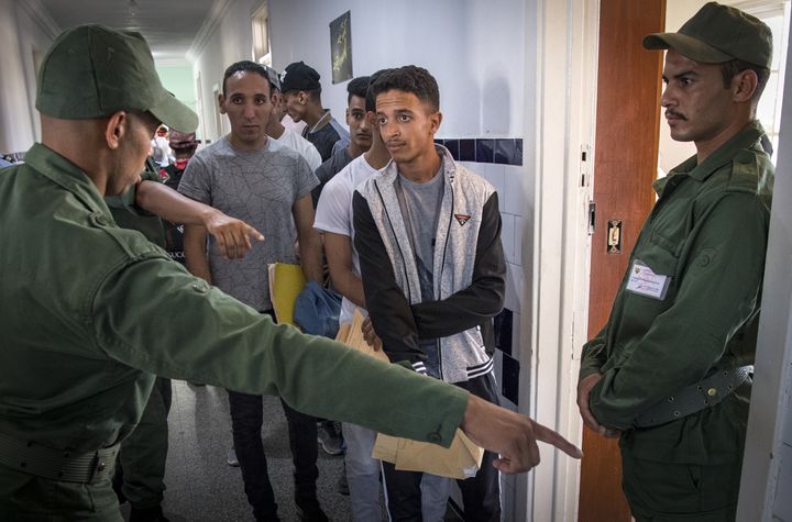 القيادة العامة للقوات المسلحة الملكية ترد على ادعاءات مجند سابق في الخدمة العسكرية برسم 2019-2020 (بلاغ) 1 التجنيد الإجباري