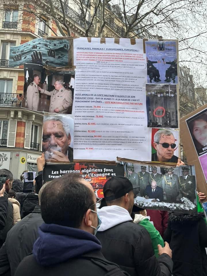 مظاهرة حاشدة للجالية الجزائرية في باريس والمتظاهرون يرفعون شعار “نعم للشعب لا للجيش” (صور) مظاهرة حاشدة للجالية الجزائرية في باريس والمتظاهرون يرفعون شعار “نعم للشعب لا للجيش” (صور)