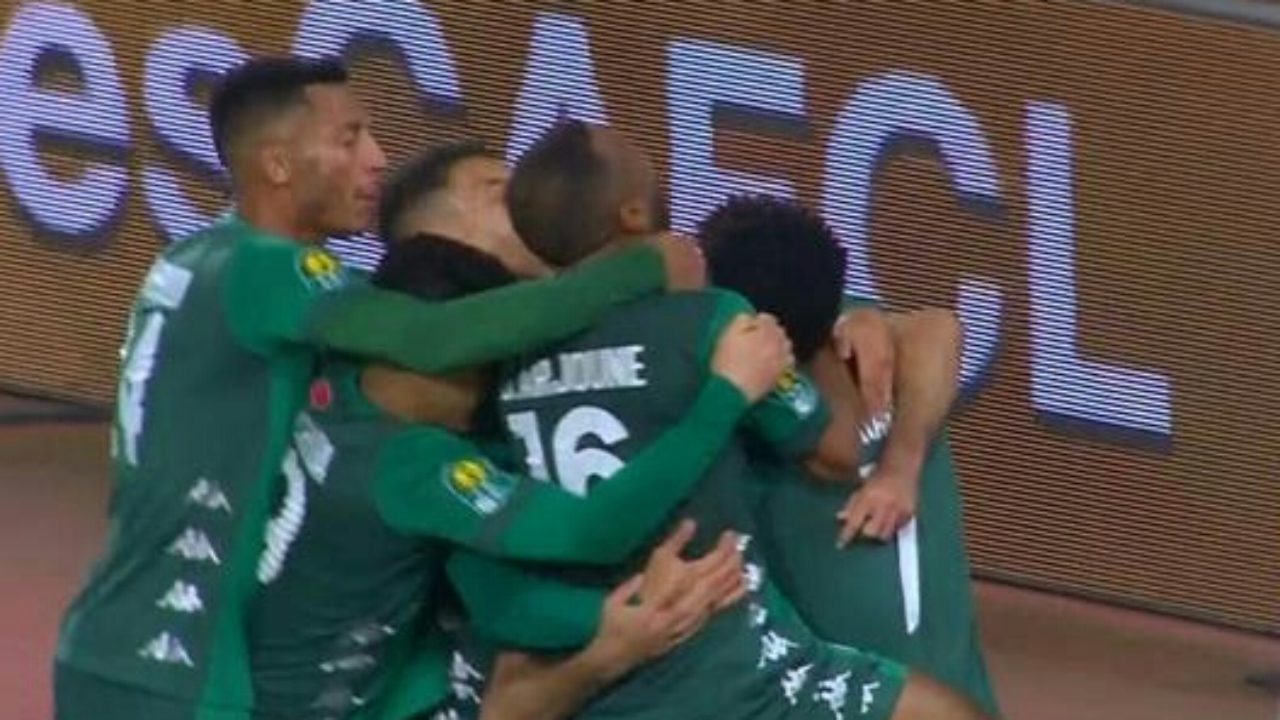 عصبة الأبطال الإفريقية لكرة القدم.. فريق الرجاء البيضاوي يتجاوز عقبة ضيفه حوريا كوناكري بهدف نظيف 1 الرجاء البيضاوي 1