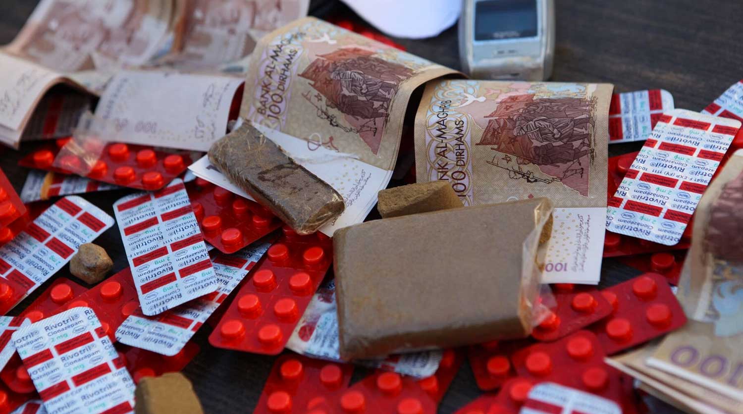 أمن الدار البيضاء وبتنسيق مع المخابرات يجهضون عملية تهريب وترويج 12 ألف قرص من المؤثرات العقلية 1 مهلوسة
