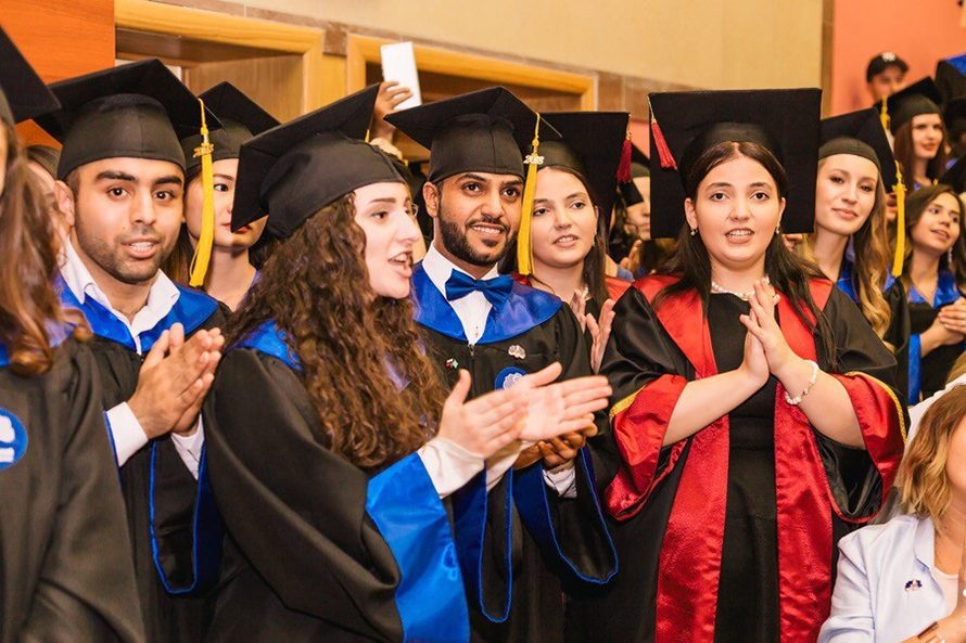 الحكومة بصدد بحث الحلول اللازمة لمساعدة الطلبة المغاربة في روسيا بعد إخراج الأخيرة من النظام المالي العالمي (سويفت) 1 الطلبة المغاربة
