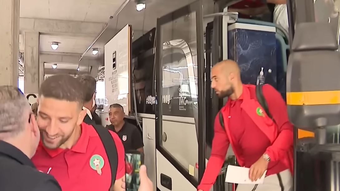 بالفيديو.. عناصر المنتخب الوطني المغربي تصل إلى سينسيناتي لمواجهة المنتخب الأمريكي 1 المنتخب المغربي