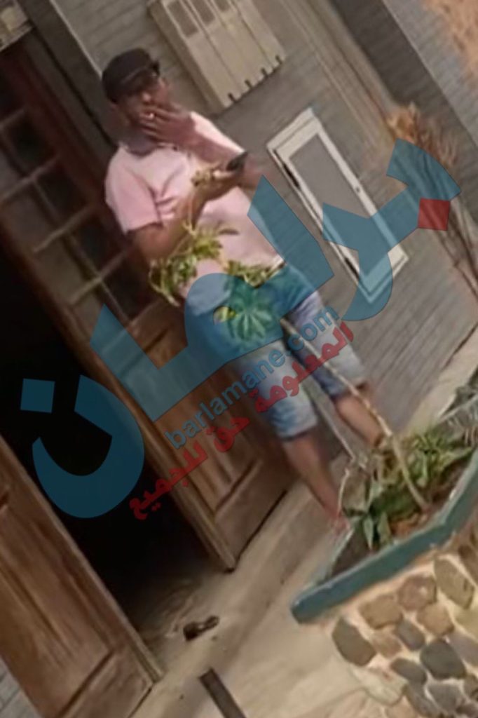 فرشة خايبة.. صورة تفضح كذب ربيع الأبلق بشأن خوضه لإضراب عن الطعام والماء (صورة) فرشة خايبة.. صورة تفضح كذب ربيع الأبلق بشأن خوضه لإضراب عن الطعام والماء (صورة)