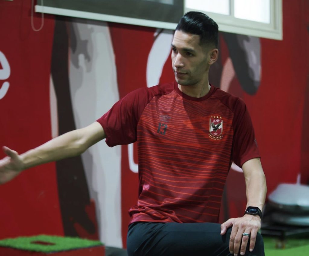 بدر بانون يتعرض للتعنيف بفريق الأهلي المصري بعد تواجده في مستودع ملابس الوداد البيضاوي 1 بدر بانون