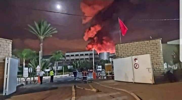 عاجل.. اندلاع حريق في مصنع لإنتاج زيت المائدة لوسيور بالدار البيضاء (صورة) عاجل.. اندلاع حريق في مصنع لإنتاج زيت المائدة لوسيور بالدار البيضاء (صورة)