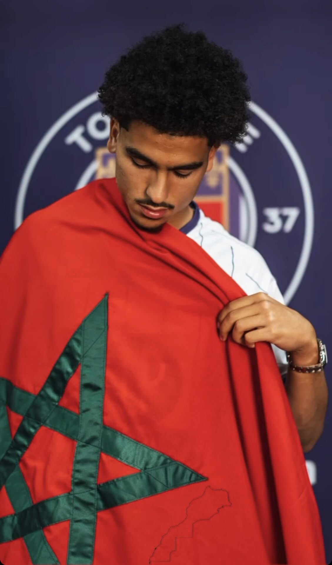 اللاعب زكرياء أبو خلال يرد بقوة على فريقه تولوز بعد حذف صورة الصحراء المغربية (صورة) اللاعب زكرياء أبو خلال يرد بقوة على فريقه تولوز بعد حذف صورة الصحراء المغربية (صورة)