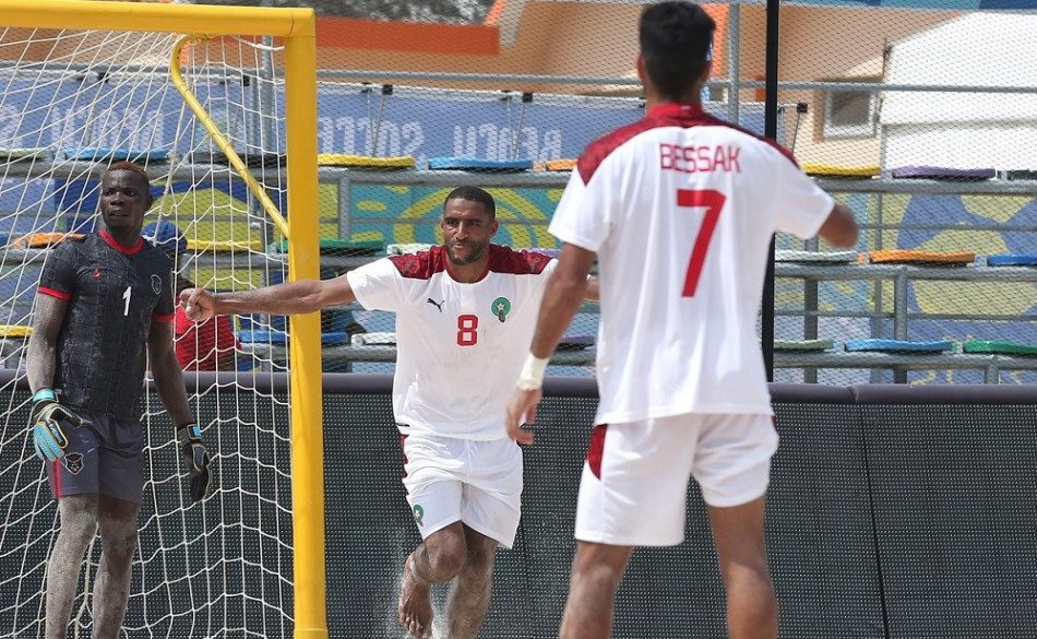 كرة القدم الشاطئية.. المنتخب المغربي يتوج بكأس الدار البيضاء الدولية عقب فوزه على نظيره الفرنسي (5-4) 1 المنتخب المغربي لكرة القدم الشاطئية