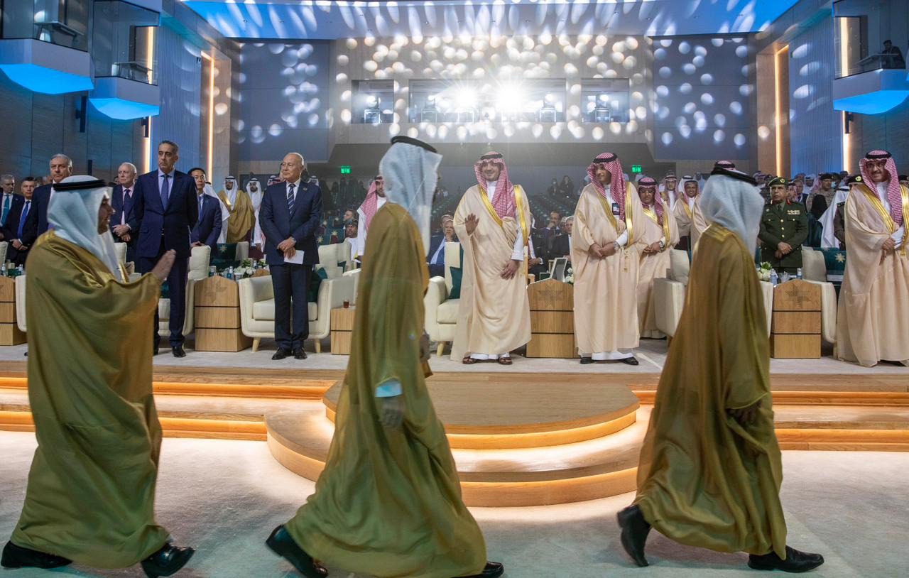عبد اللطيف حموشي بجانب كبار القادة والشخصيات العربية يبصم على حضور وازن في مراسيم حفل تخرج الأطر الأمنية العربية بجامعة نايف السعودية عبد اللطيف حموشي بجانب كبار القادة والشخصيات العربية يبصم على حضور وازن في مراسيم حفل تخرج الأطر الأمنية العربية بجامعة نايف السعودية