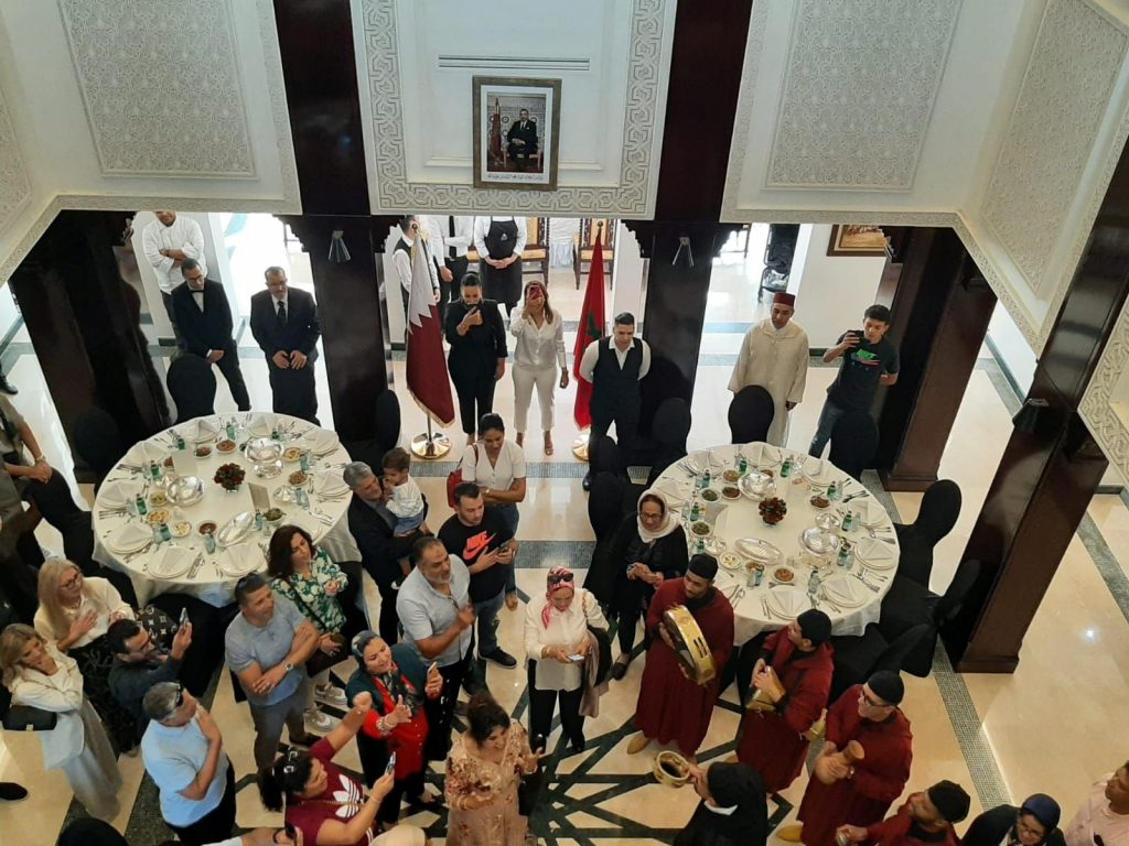 سفير المملكة المغربية في قطر يقيم مأدبة غذاء على شرف عائلات أسود الأطلس (صور) سفير المملكة المغربية في قطر يقيم مأدبة غذاء على شرف عائلات أسود الأطلس (صور)