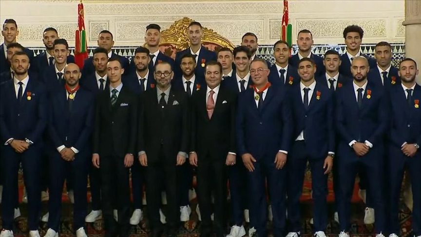 الملك محمد السادس يستقبل أعضاء المنتخب الوطني لكرة القدم ويوشحهم بأوسمة ملكية 1 أوسمة