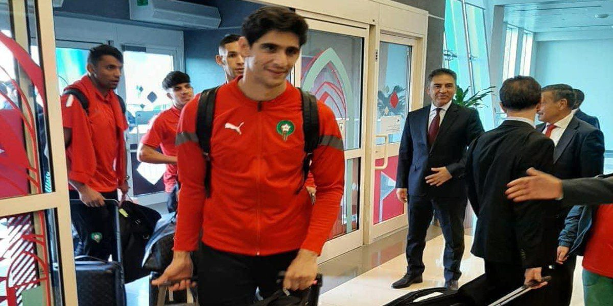 بالصور.. بعثة المنتخب المغربي تغادر مطار الدوحة في اتجاه المغرب 1 بونو