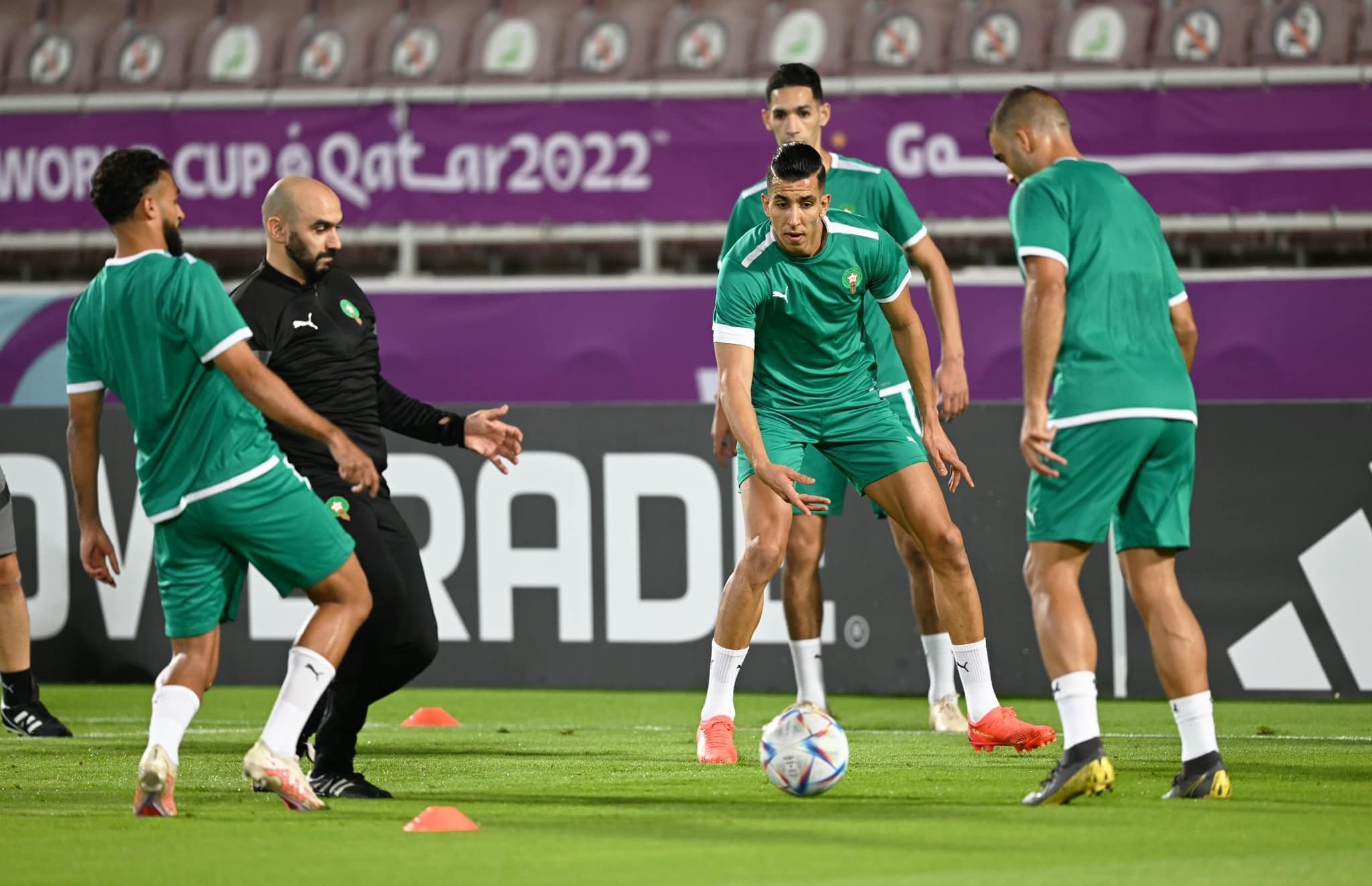 أسود الأطلس يجرون حصة تدريبية مغلقة تحضيرا لمباراة نصف نهائي المونديال ضد المنتخب الفرنسي 1 حصة تدريبية 1