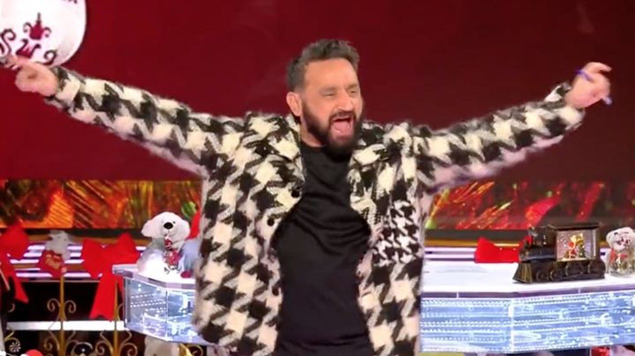 على الهواء مباشرة.. الإعلامي الفرنسي سيريل حنونة يحتفل بتأهل المغرب إلى ربع نهائي المونديال (فيديو) 1 سيريل حنونة