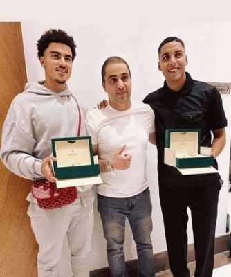 بعد تسجيلهما لهدفين أمام بلجيكا… زكرياء أبوخلال وعبد الحميد الصابيري يحصلان على هديتين فاخرتين (صورة) بعد تسجيلهما لهدفين أمام بلجيكا… زكرياء أبوخلال وعبد الحميد الصابيري يحصلان على هديتين فاخرتين (صورة)