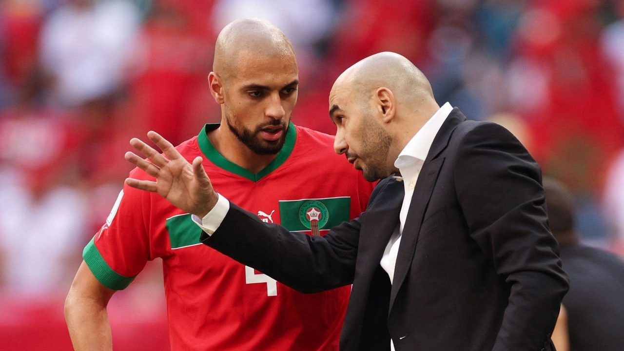 الناخب الوطني وليد الركراكي يتسبب في أزمة كبيرة في نادي فيورنتينا الايطالي بسبب الدولي المغربي سفيان أمرابط 1 وليد الركراكي 3