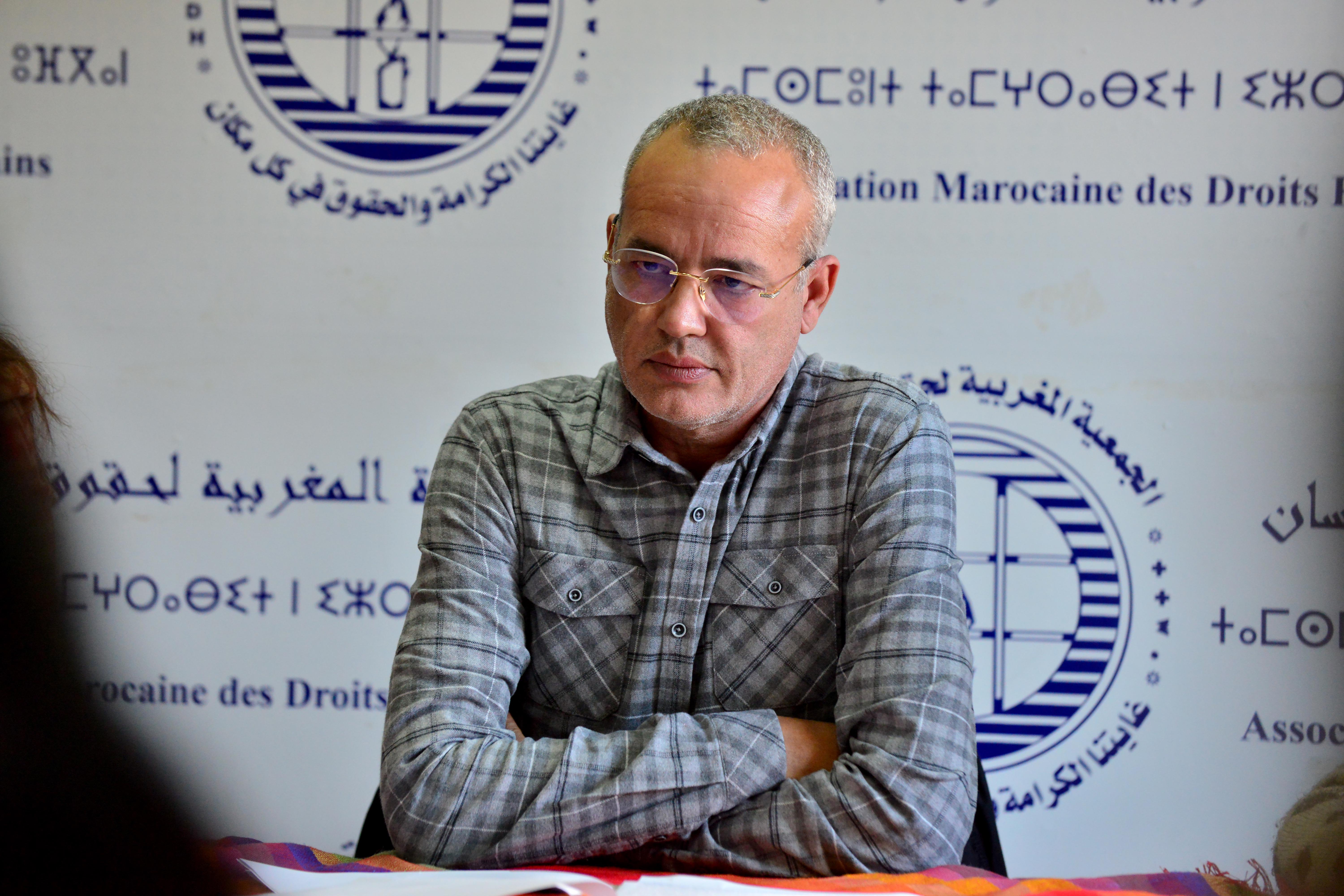 رئيس الجمعية المغربية لحقوق الإنسان يُقسّم الصحافة إلى أصحاب يمين وأصحاب شمال 1 عزيز غالي