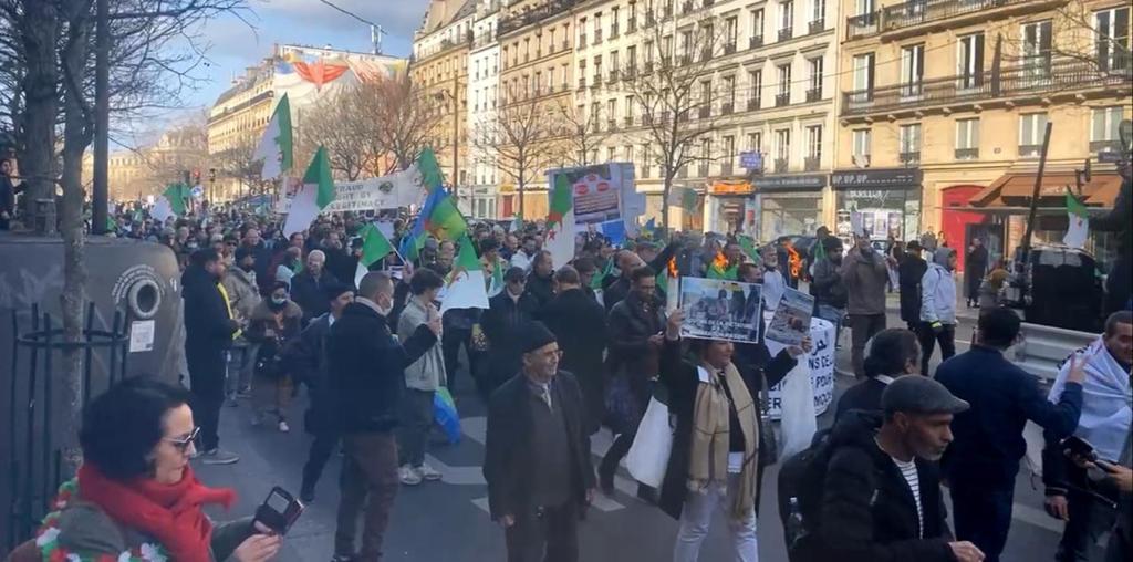 مسيرة "حرروا الجزائر" في باريس مسيرة "حرروا الجزائر" في باريس