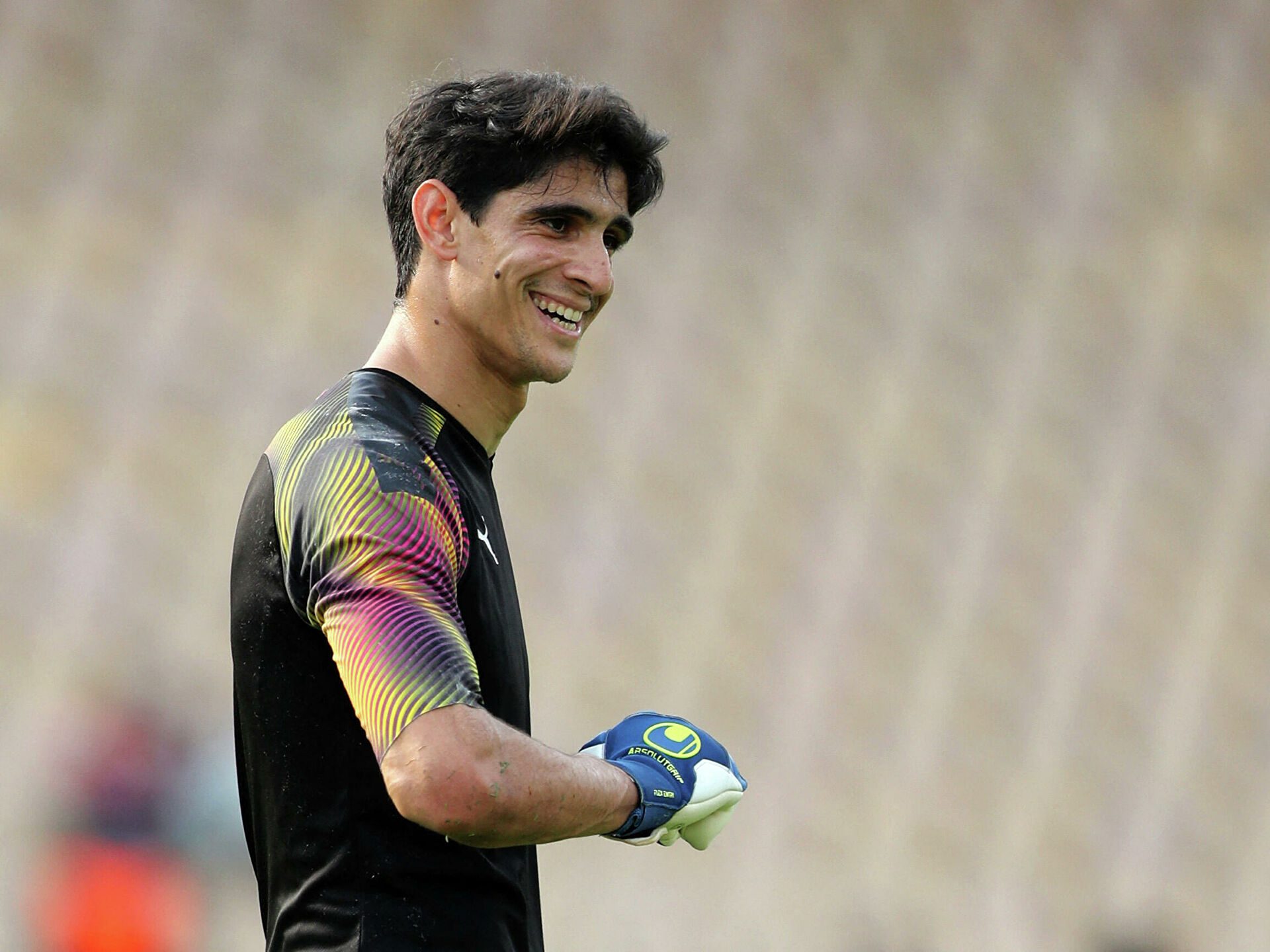 ريال مدريد يتنافس على ضم الأسد المغربي ياسين بونو 1 بونو