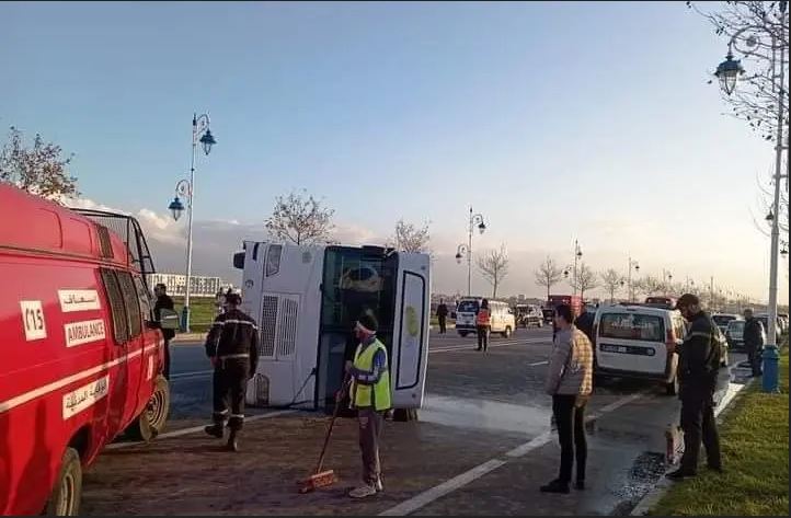 مصرع شخصين وإصابة العشرات في انقلاب حافلة لنقل العمال قرب تطوان 1 حادثة