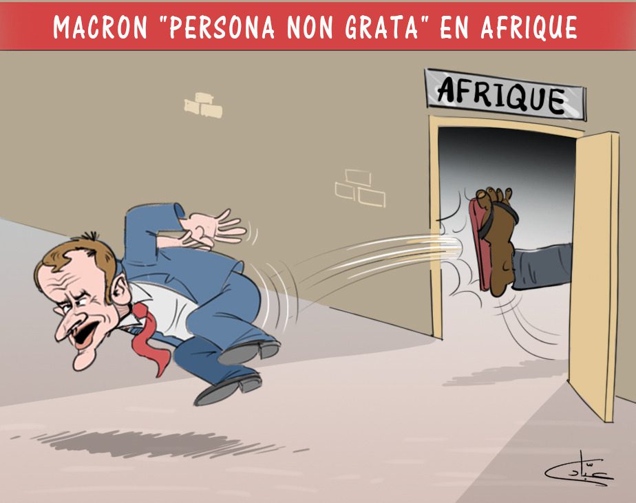 كاريكاتير.. إيمانويل ماكرون يَخْطُبُ وِدْ القارة الإفريقية والأخيرة تَلْفُظُهُ باعتباره “شخص غير مرغوب فيه”