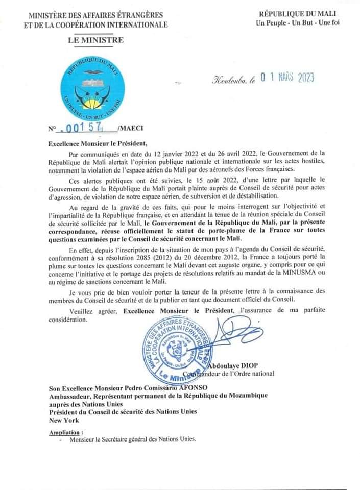 جمهورية مالي تتهم فرنسا بزعزعة استقرارها وخرق مجالها الجوي (وثيقة) جمهورية مالي تتهم فرنسا بزعزعة استقرارها وخرق مجالها الجوي (وثيقة)