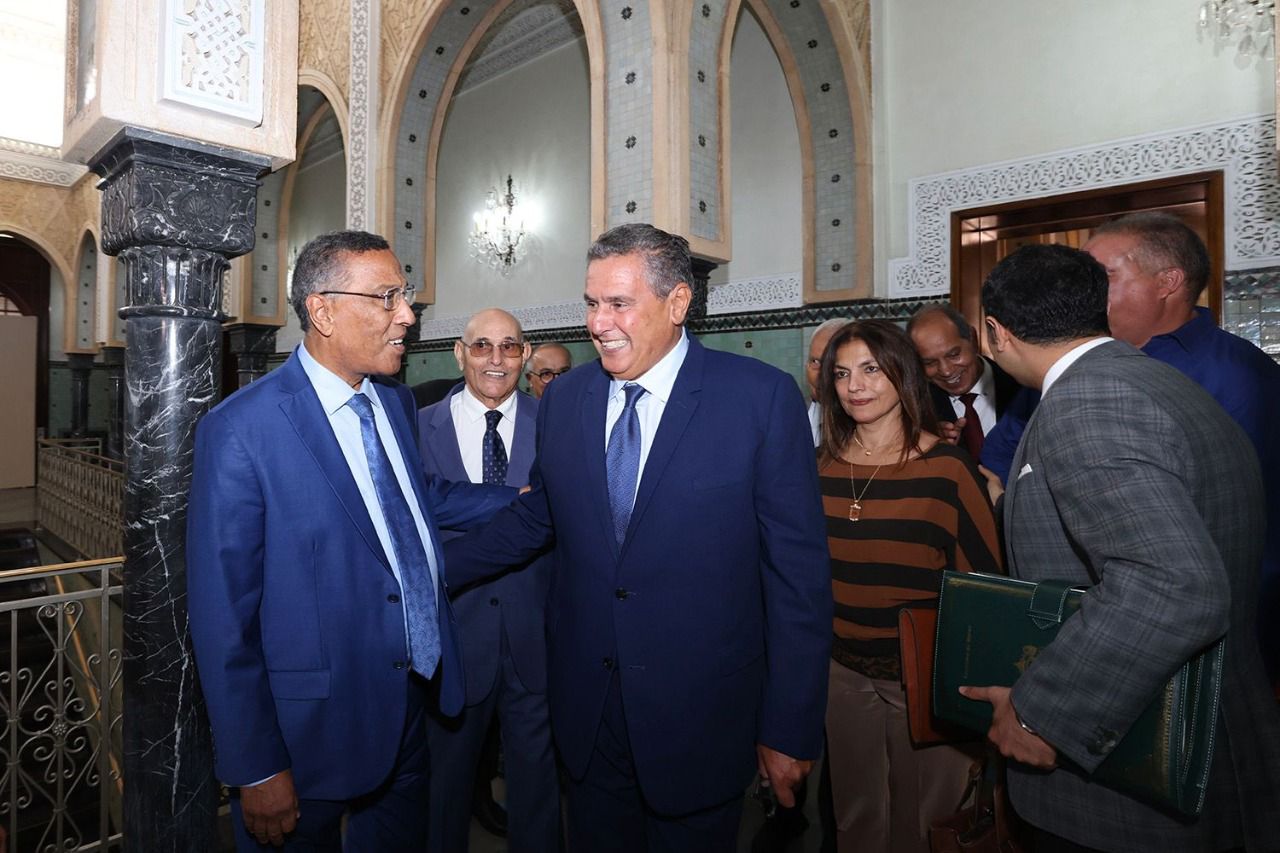 اجتماع مرتقب بين أخنوش و النقابات لمناقشة مطالب رفع الأجور وإلغاء الاقتطاعات الضريبية 1 الاجتماعي