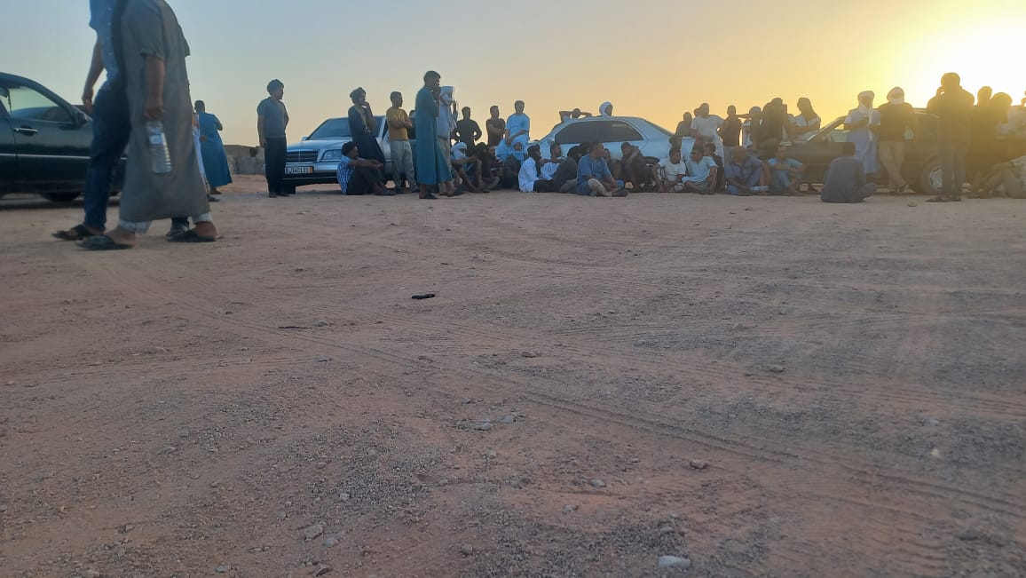 بعد توقيف شاحنة المحروقات المهربة إلى موريتانيا.. ساكنة قبيلة الركيبات تطالب بمحاسبة مسؤولي البوليساريو 1 الركيبات 1