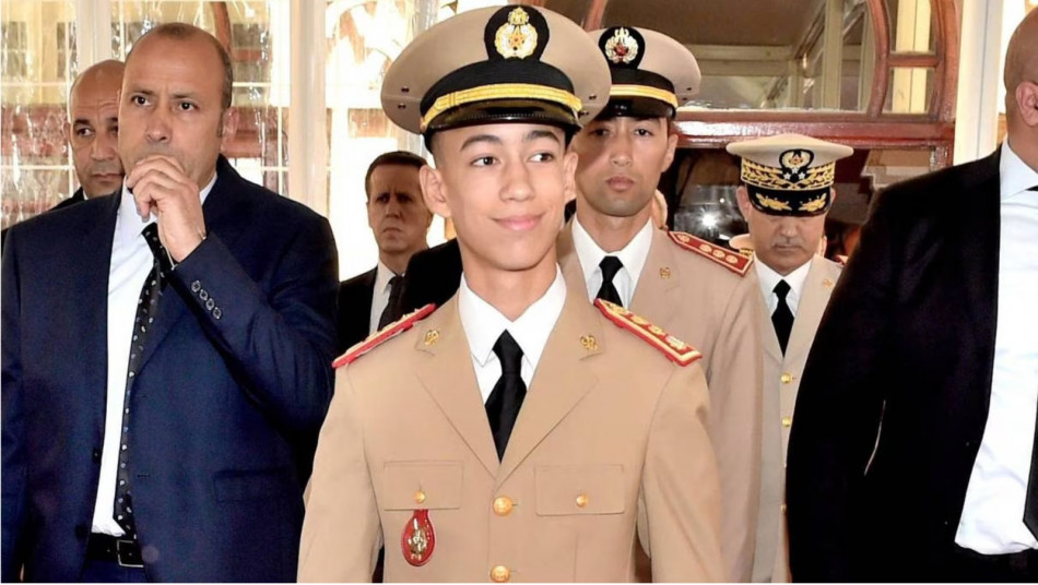 ولي العهد الأمير مولاي الحسن يترأس بالقنيطرة حفل تخرج الفوج الـ23 للسلك العالي للدفاع والفوج الـ57 لسلك الأركان 1 ولي العهد مولاي الحسن