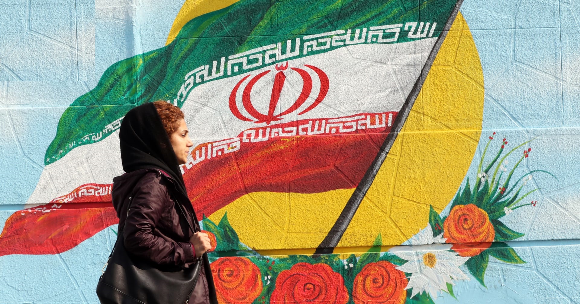 إيران تشدد الرقابة على النساء غير المحجبات 1 إيران المحجبات
