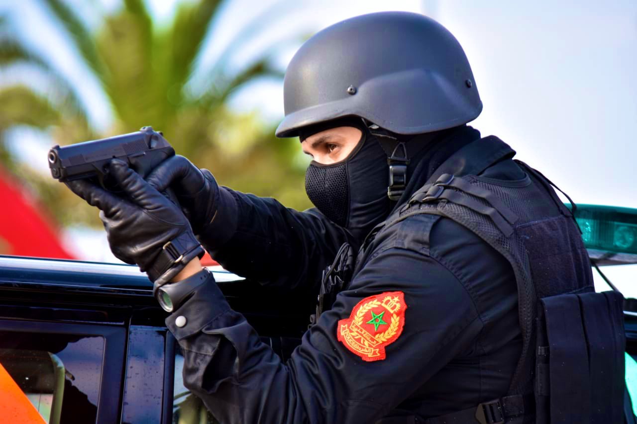 شرطي يستعمل سلاحه الوظيفي بشكل اضطراري لتوقيف مجرم خطير بآيت ملول مبحوث عنه وطنيا 1 الشرطة