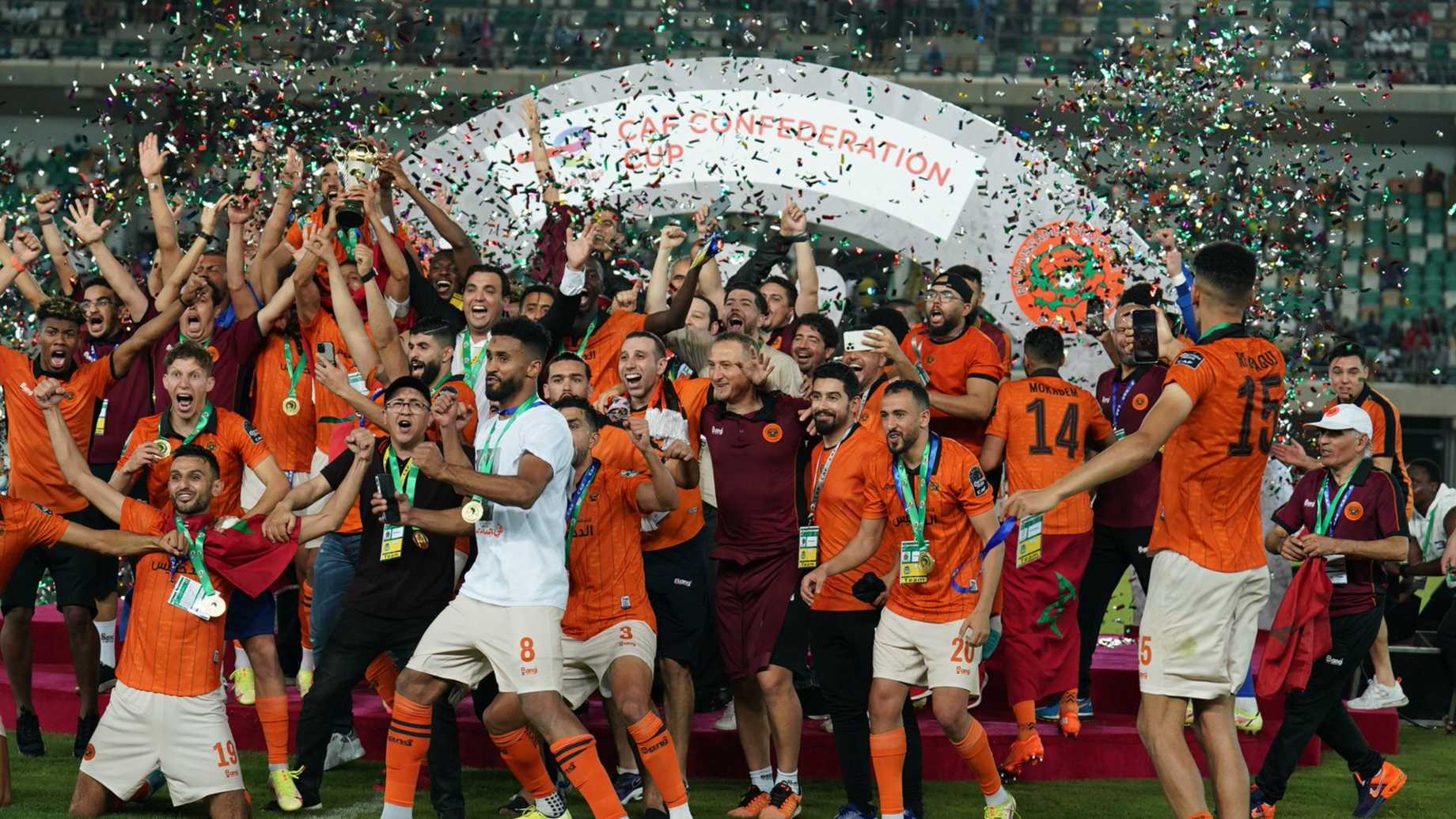 نهائي كأس العرش 2021-2022.. فريق نهضة بركان يحرز لقبه الثالث بفوزه على الرجاء الرياضي (1-0) 1 نهضة بركان