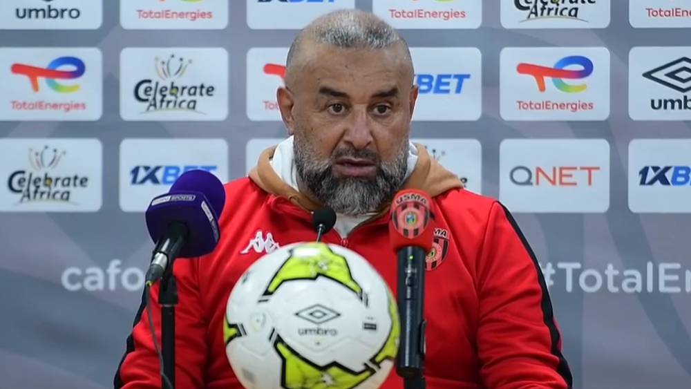 عبد الحق بنشيخة يستقيل من تدريب اتحاد العاصمة الجزائري بعد تعرضه لـ "وابل" من السب و الشتم من طرف الجماهير 1 عبد الحق بنشيخة